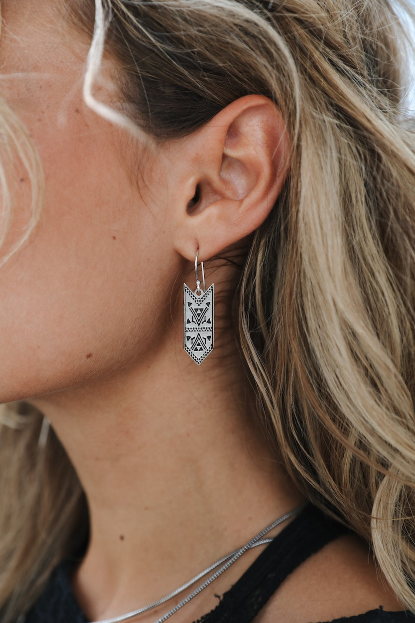 VINTA Engraved Earring