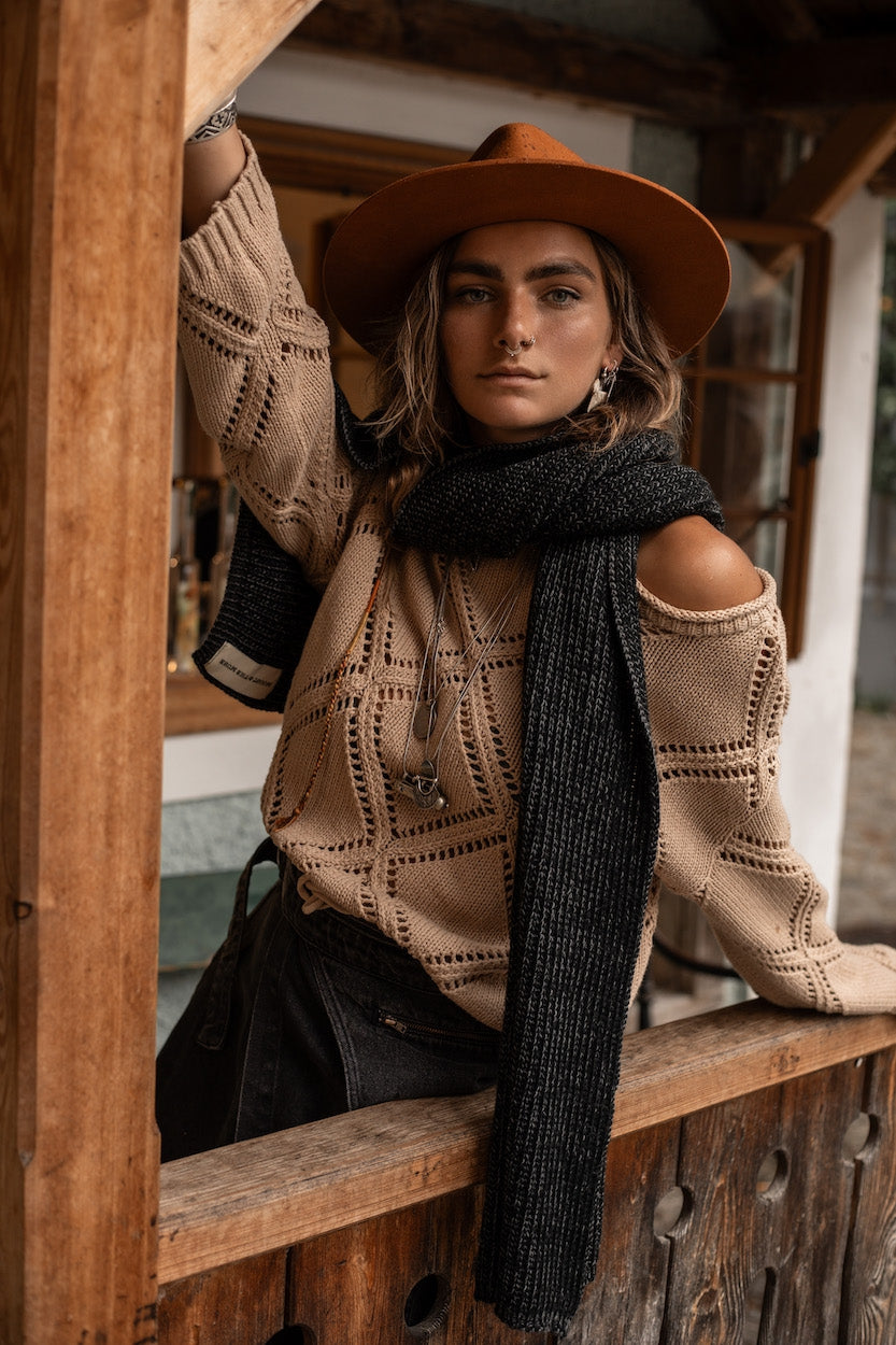 CARLY Scarf Black