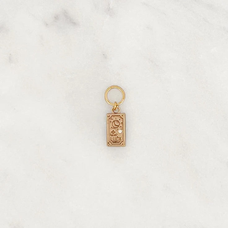 LUCKY AMULET Charm