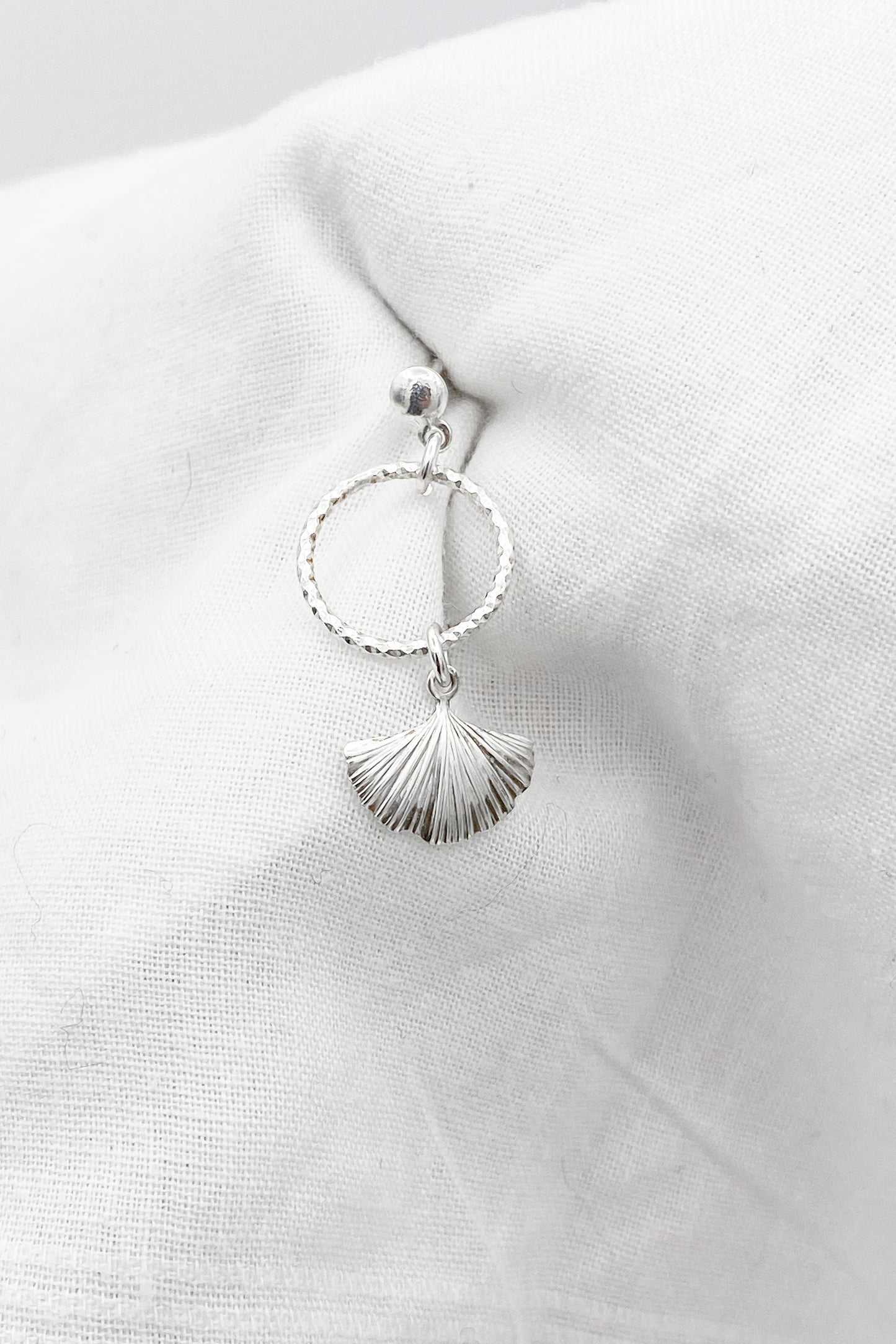 Earring FLATSHELL/SILVER per piece