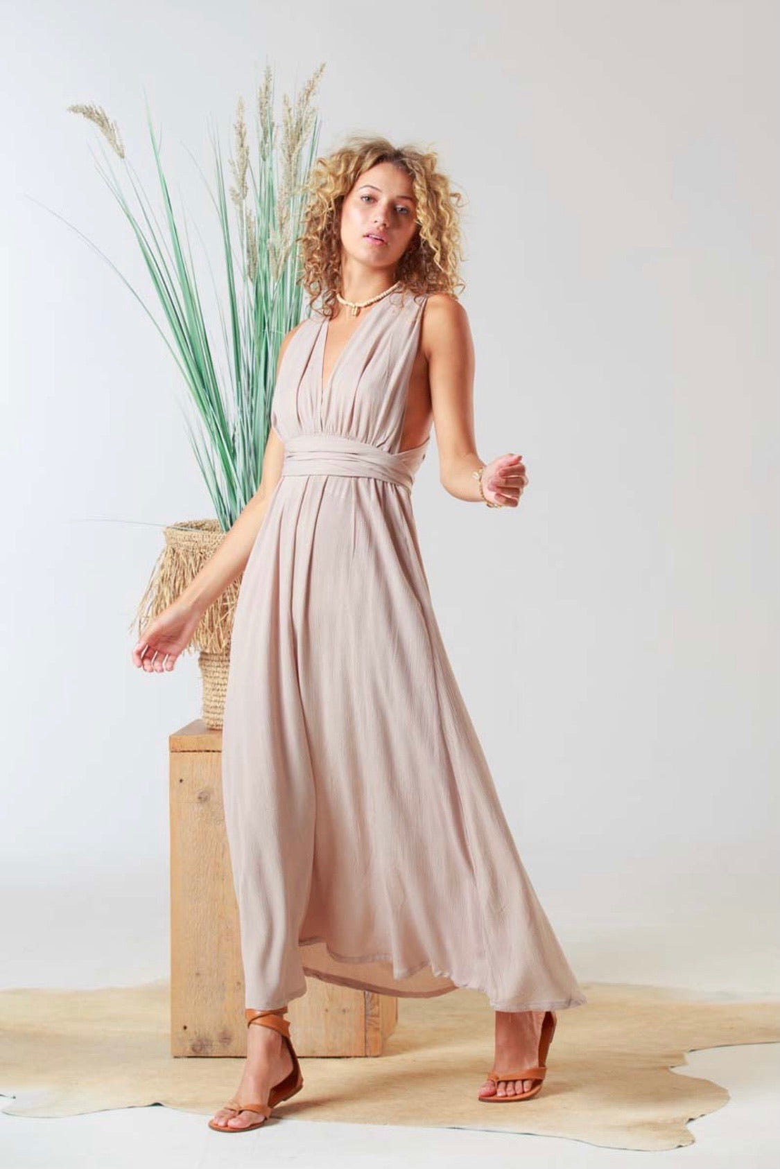 Catania Halter Jurk Sand
