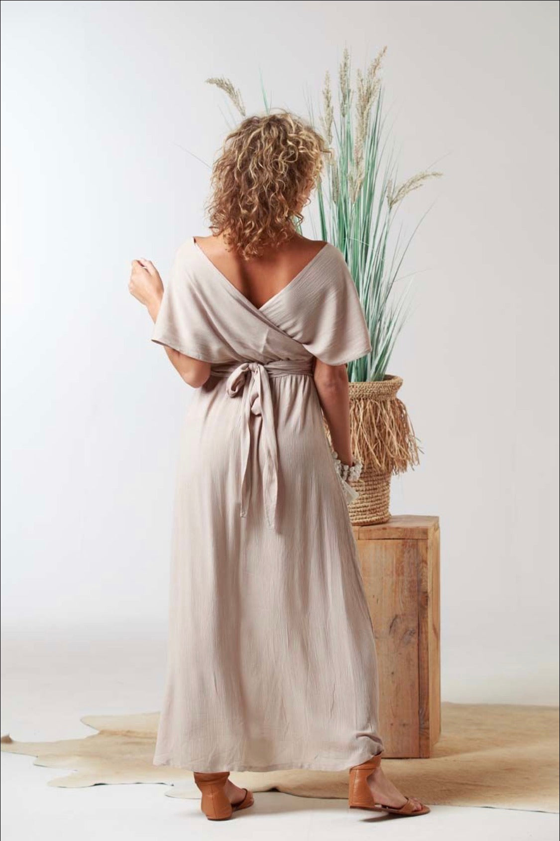 Catania Halter Jurk Sand