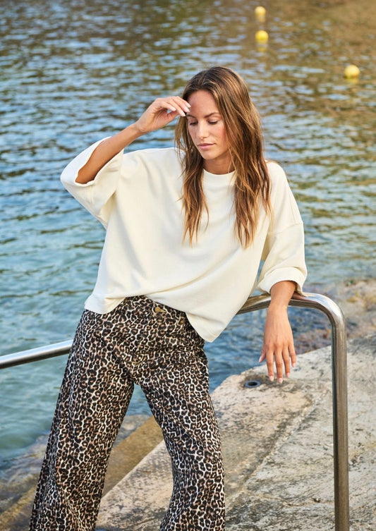 Sweat shirt Londyn van Circle of Trust, ecru kleurig met , drop-off shoulders en ronde hals