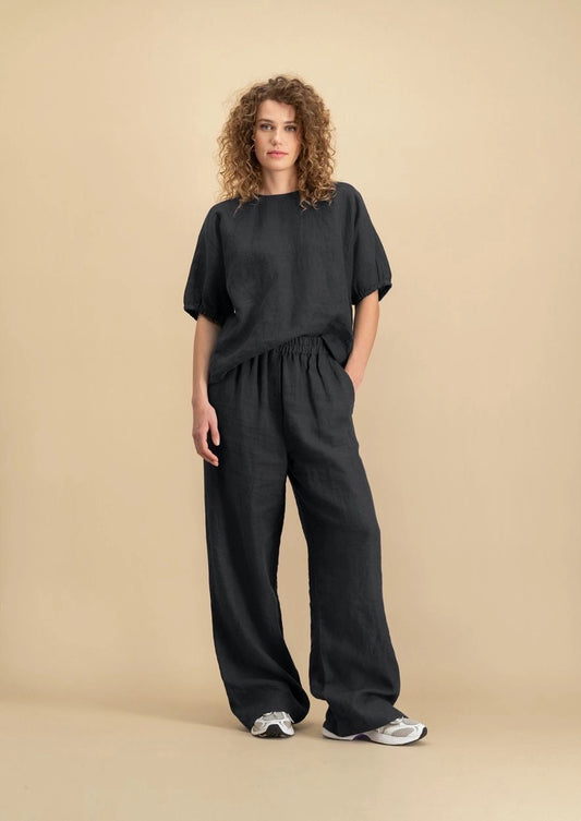 Luchtige linnen broek van circle of trust met elastische tailleband, steekzakken en loose fit paver, ideaal voor een zomerse, casual look.