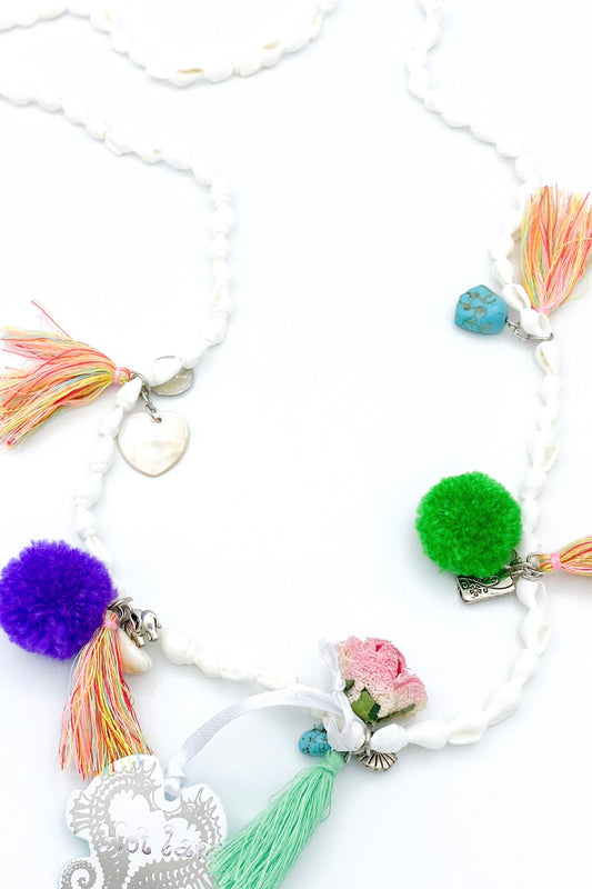 Ketting Pompom & small shell